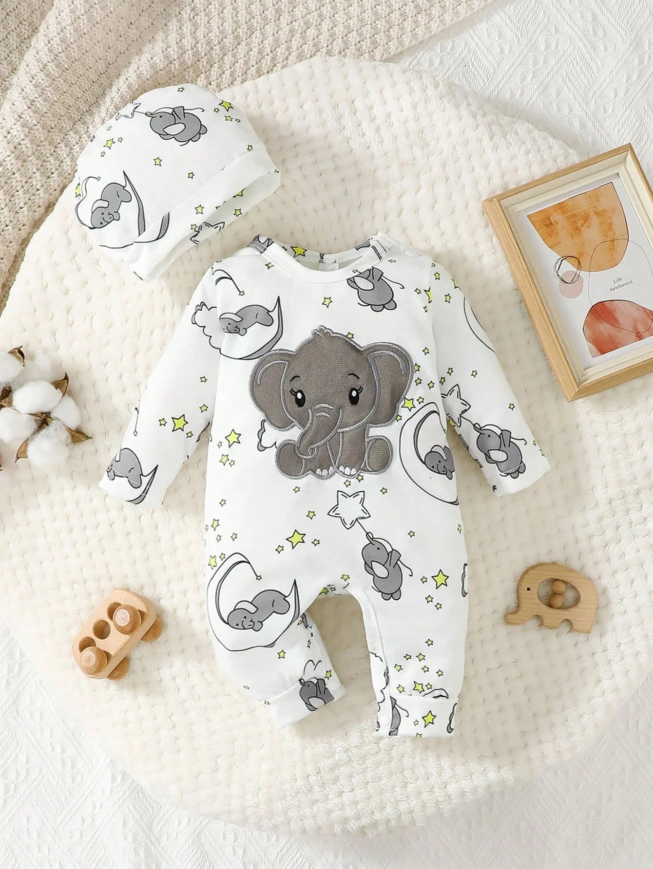 Bambino's Olifant Romper En Muts Set